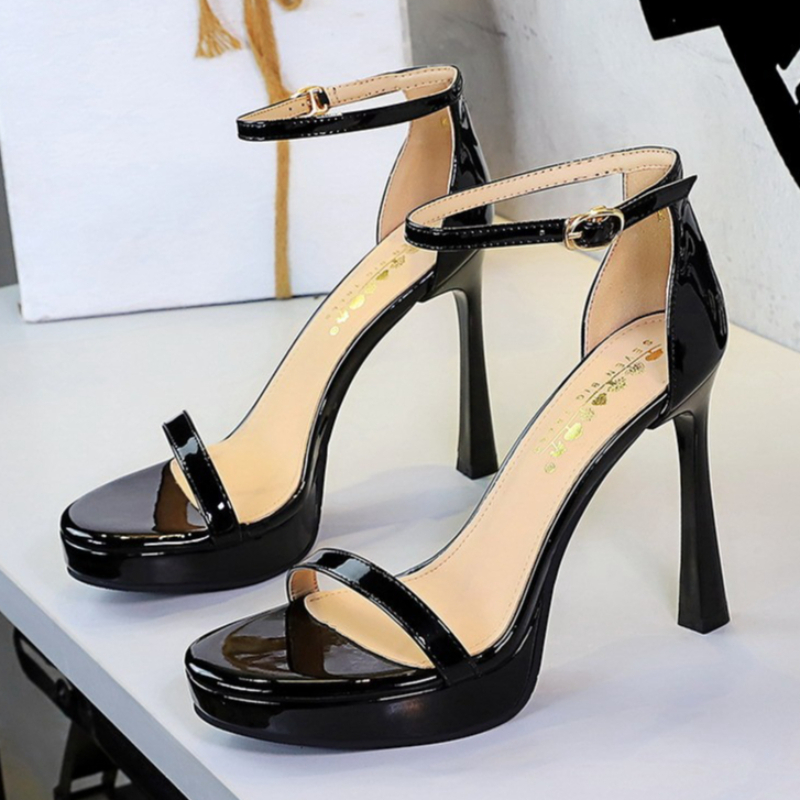 Neue Damenschuhe mit dünnem Ab – Leather Classic Strap Bewertung und Preis