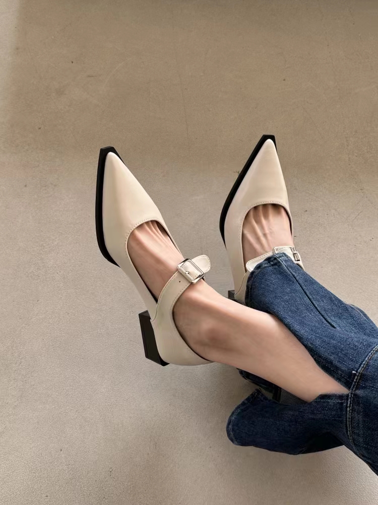Modische Mary-Jane-Schuhe für  – Leather Classic Strap Bewertung und Preis