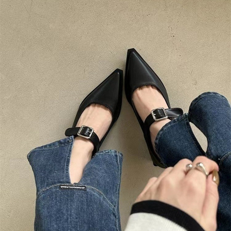 Modische Mary-Jane-Schuhe für  – Leather Classic Strap Bewertung und Preis